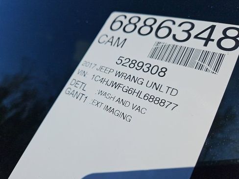 Used 2017 Jeep Wrangler Unlimited Rubicon image 12