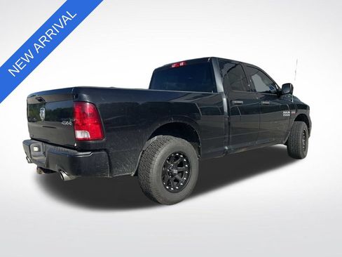 Used 2017 RAM 1500 Express AWD/4WD image 3
