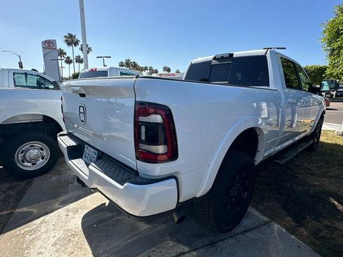 Used 2021 RAM 2500 Laramie w/ Night Edition AWD/4WD image 4
