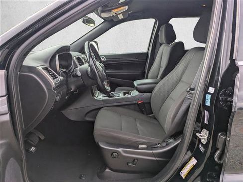 Used 2021 Jeep Grand Cherokee Laredo AWD/4WD image 21