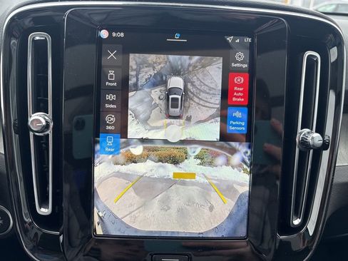 New 2026 Volvo XC40 B5 Plus w/ Protection Package Premier AWD/4WD image 27