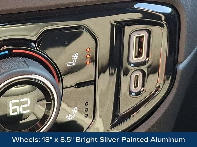 Used 2024 Chevrolet Silverado 1500 LT AWD/4WD image 16