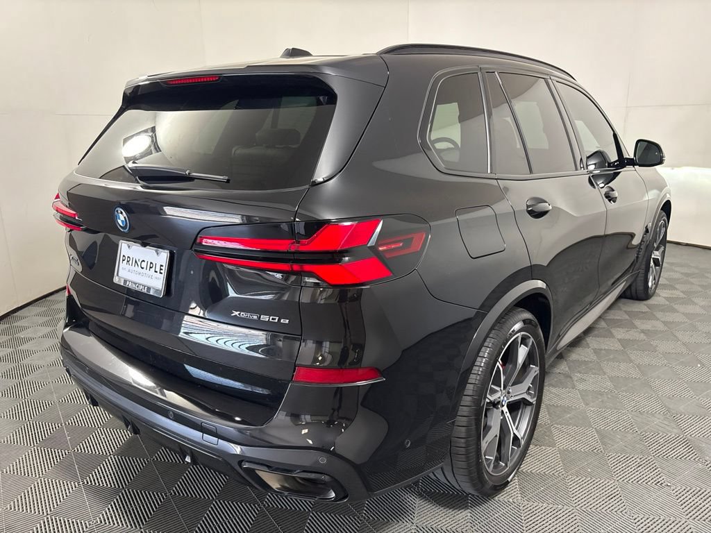 Certified 2026 BMW X5 xDrive50e w/ M Sport Package AWD/4WD image 5