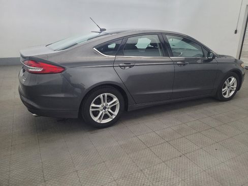 Used 2018 Ford Fusion SE w/ Fusion SE Technology Package FWD image 10