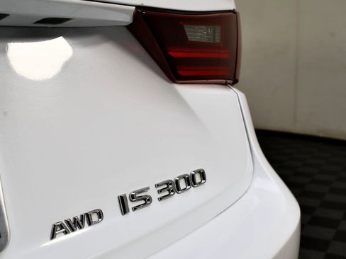 Used 2016 Lexus IS 300 AWD image 12