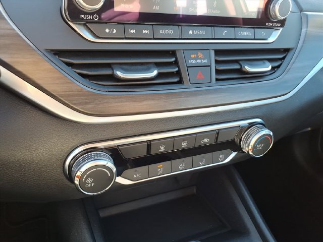 Used 2025 Nissan Altima 2.5 SV FWD image 22