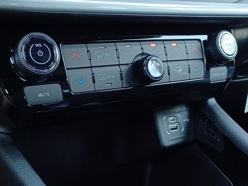 New 2026 Jeep Compass Limited AWD/4WD image 22