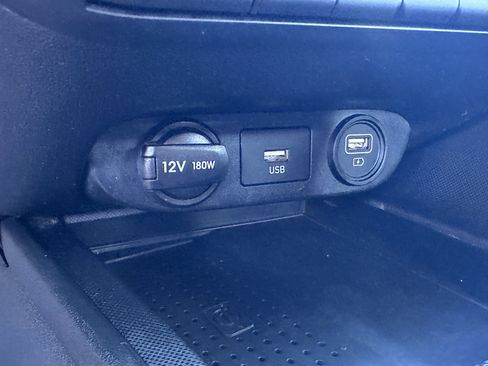 Used 2023 Hyundai Elantra SEL w/ Convenience Package image 28