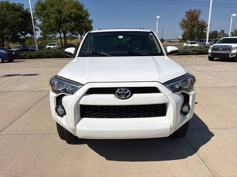 Used 2014 Toyota 4Runner SR5 AWD/4WD image 2