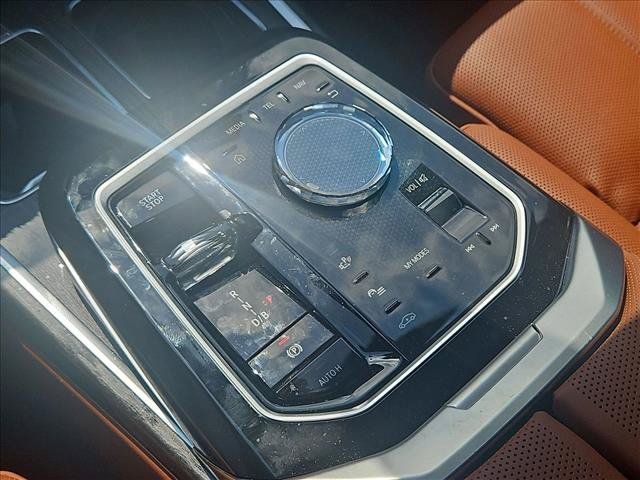 Used 2026 BMW i7 xDrive60 AWD/4WD image 16