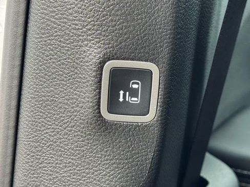 New 2026 Chrysler Pacifica Limited w/ S Appearance Package image 38