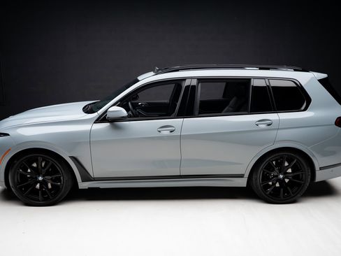 Used 2024 BMW X7 xDrive40i w/ Executive Package AWD/4WD image 16