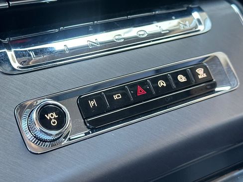 New 2026 Lincoln Aviator AWD image 20
