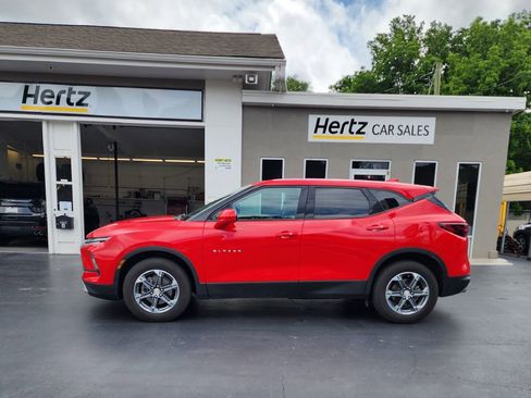 Used 2024 Chevrolet Blazer LT AWD/4WD image 2