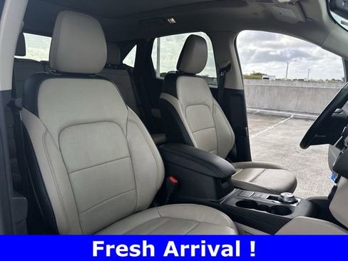 Used 2020 Ford Escape Titanium image 30