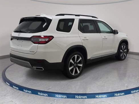 Used 2023 Honda Pilot Touring image 5