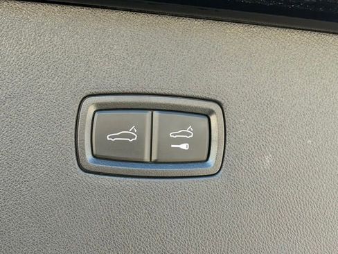 Used 2023 Porsche Cayenne S image 22