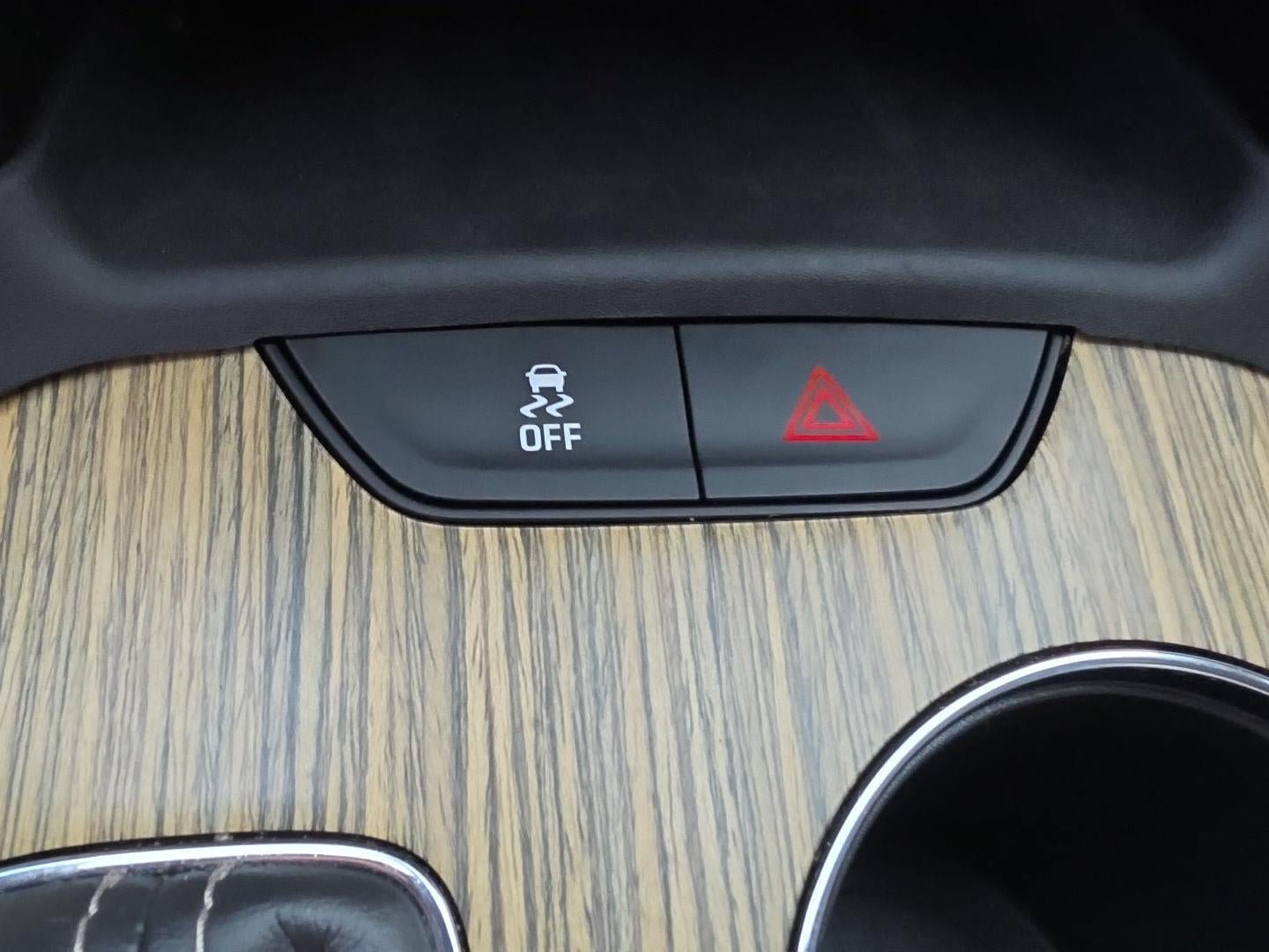 Used 2019 GMC Acadia Denali w/ Technology Package AWD/4WD image 32