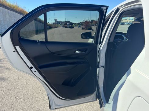 Used 2023 Chevrolet Equinox LT image 43