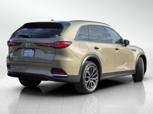Certified 2025 MAZDA CX-70 Plug-In Hybrid w/ Premium Plus AWD/4WD image 4