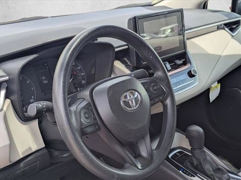 Used 2025 Toyota Corolla LE FWD image 8