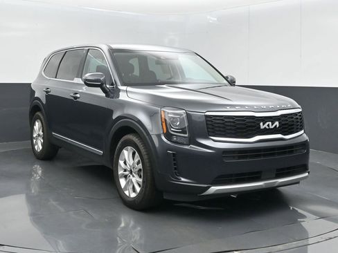 Used 2022 Kia Telluride LX AWD/4WD image 3