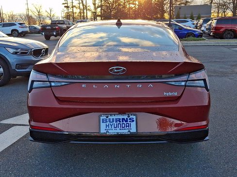 Used 2022 Hyundai Elantra Limited w/ Cargo Package FWD image 9
