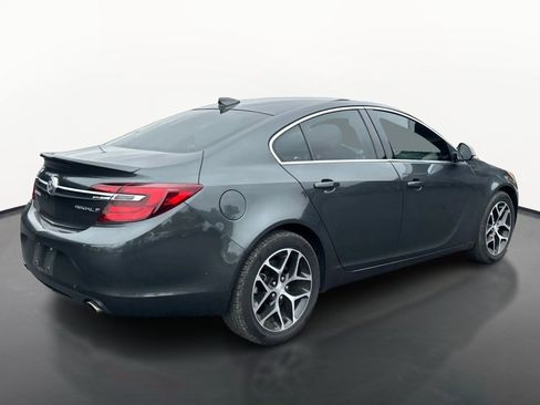 Used 2017 Buick Regal Sport Touring FWD image 3