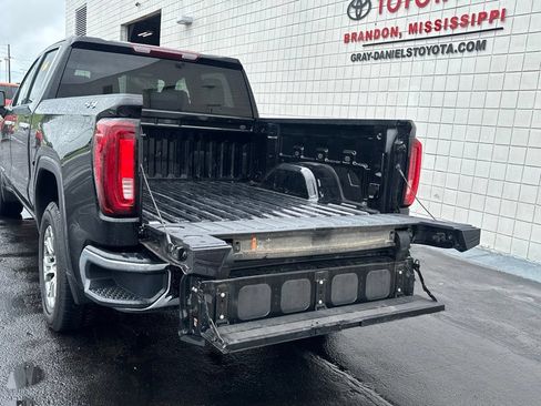Used 2025 GMC Sierra 1500 SLT AWD/4WD image 35