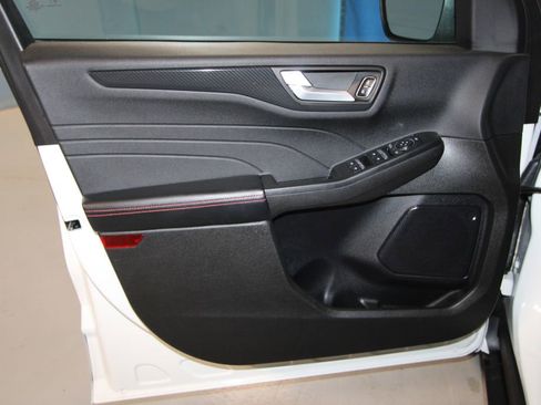 Used 2023 Ford Escape ST-Line w/ Tech Pack #1 AWD/4WD image 5