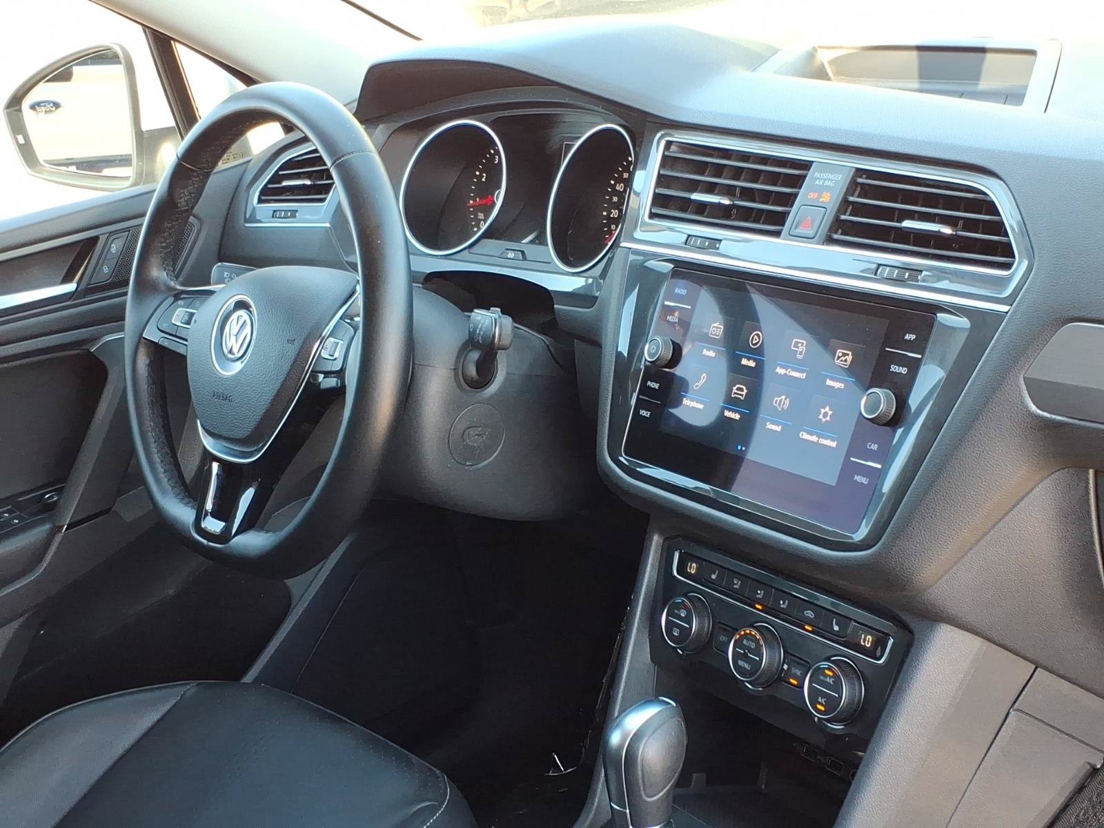 Used 2019 Volkswagen Tiguan SE FWD image 12