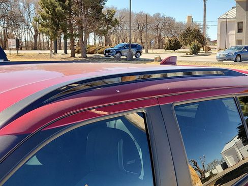 Used 2022 Nissan Kicks SR w/ Premium Package image 9