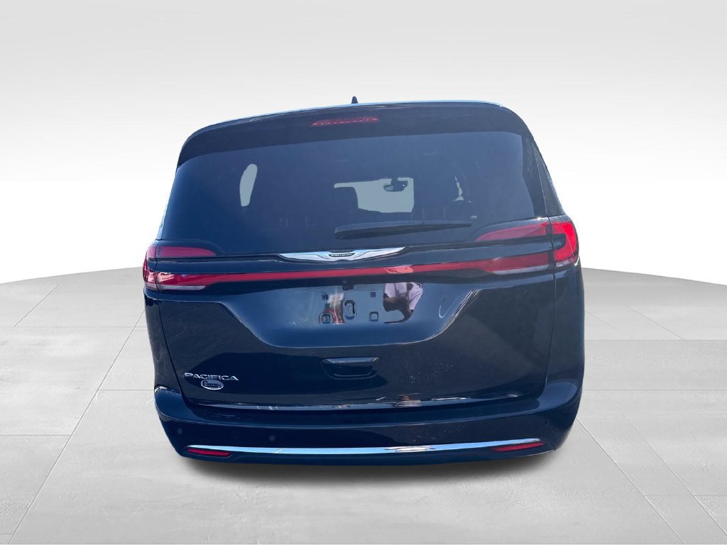Used 2026 Chrysler Pacifica Select FWD image 4