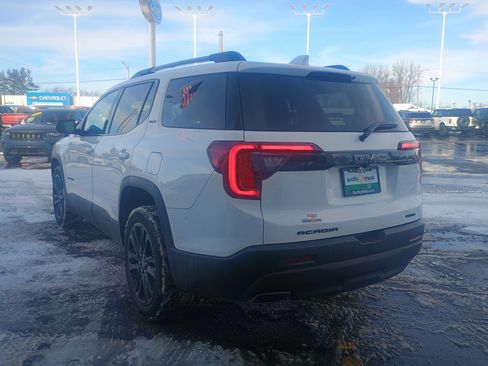 Used 2023 GMC Acadia SLT w/ Elevation Edition image 8