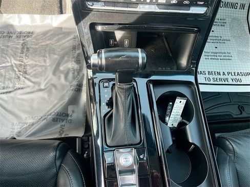 Used 2020 Kia Cadenza Technology image 17