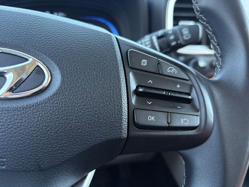 Used 2025 Hyundai Venue SEL FWD image 27