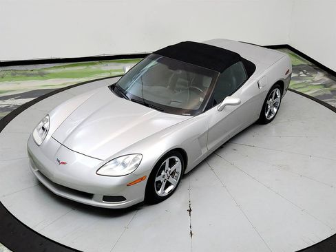 Used 2007 Chevrolet Corvette Convertible w/ Preferred Equipment Group RWD image 25