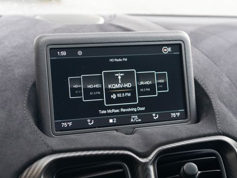 Used 2020 Aston Martin V8 Vantage Coupe image 17