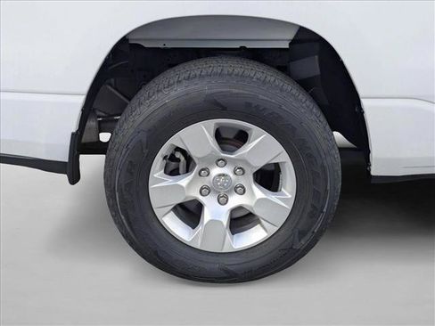 Used 2023 RAM 1500 Big Horn AWD/4WD image 9