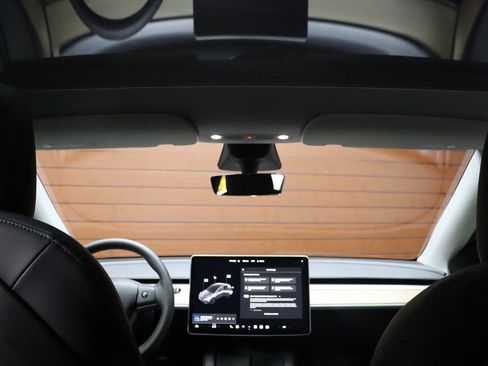 Used 2023 Tesla Model Y Long Range image 37