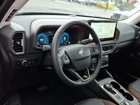 Used 2025 Ford Bronco Sport Outer Banks w/ Outer Banks Tech Package+ image 17