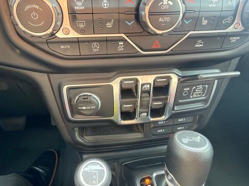 Used 2022 Jeep Wrangler Unlimited Sport AWD/4WD image 19