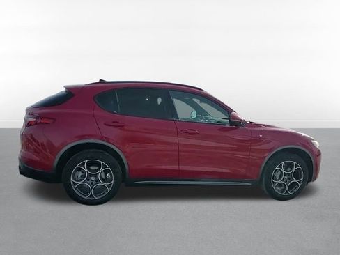 Used 2022 Alfa Romeo Stelvio Ti image 4