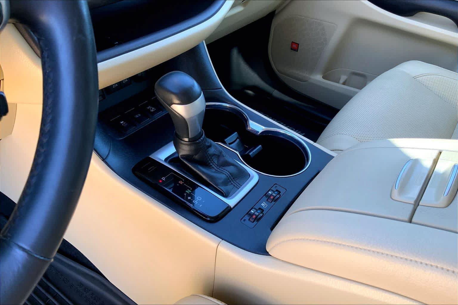 Used 2018 Toyota Highlander Limited Platinum AWD/4WD image 15