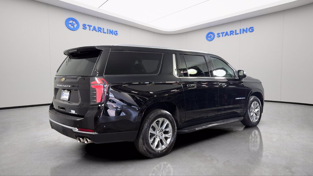 Used 2025 Chevrolet Suburban Premier RWD image 9