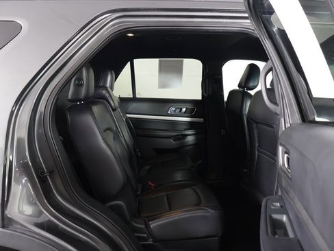 Used 2019 Ford Explorer XLT w/ Equipment Group 202A image 32