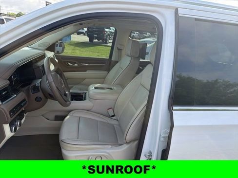 Used 2021 GMC Yukon Denali w/ Denali Premium Package image 11