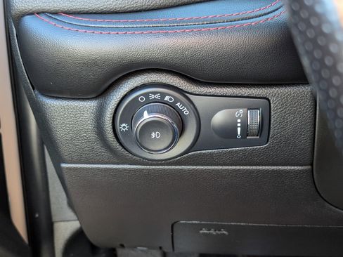 Used 2023 Dodge Durango GT image 21