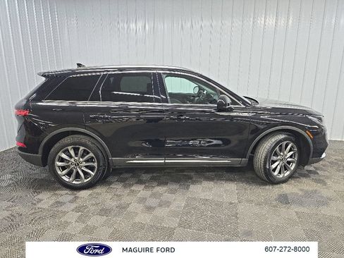 Used 2021 Lincoln Corsair AWD w/ Premium Package image 2