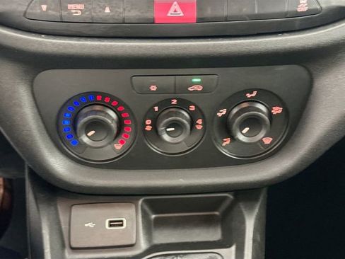 Used 2022 RAM ProMaster City Tradesman FWD image 13